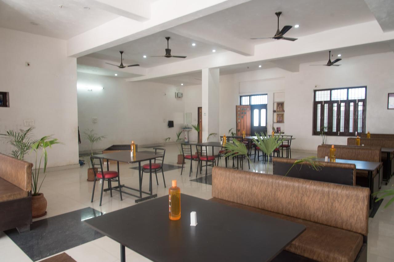 Oyo 11743 Hotel Shree Krishna Udaipur Luaran gambar
