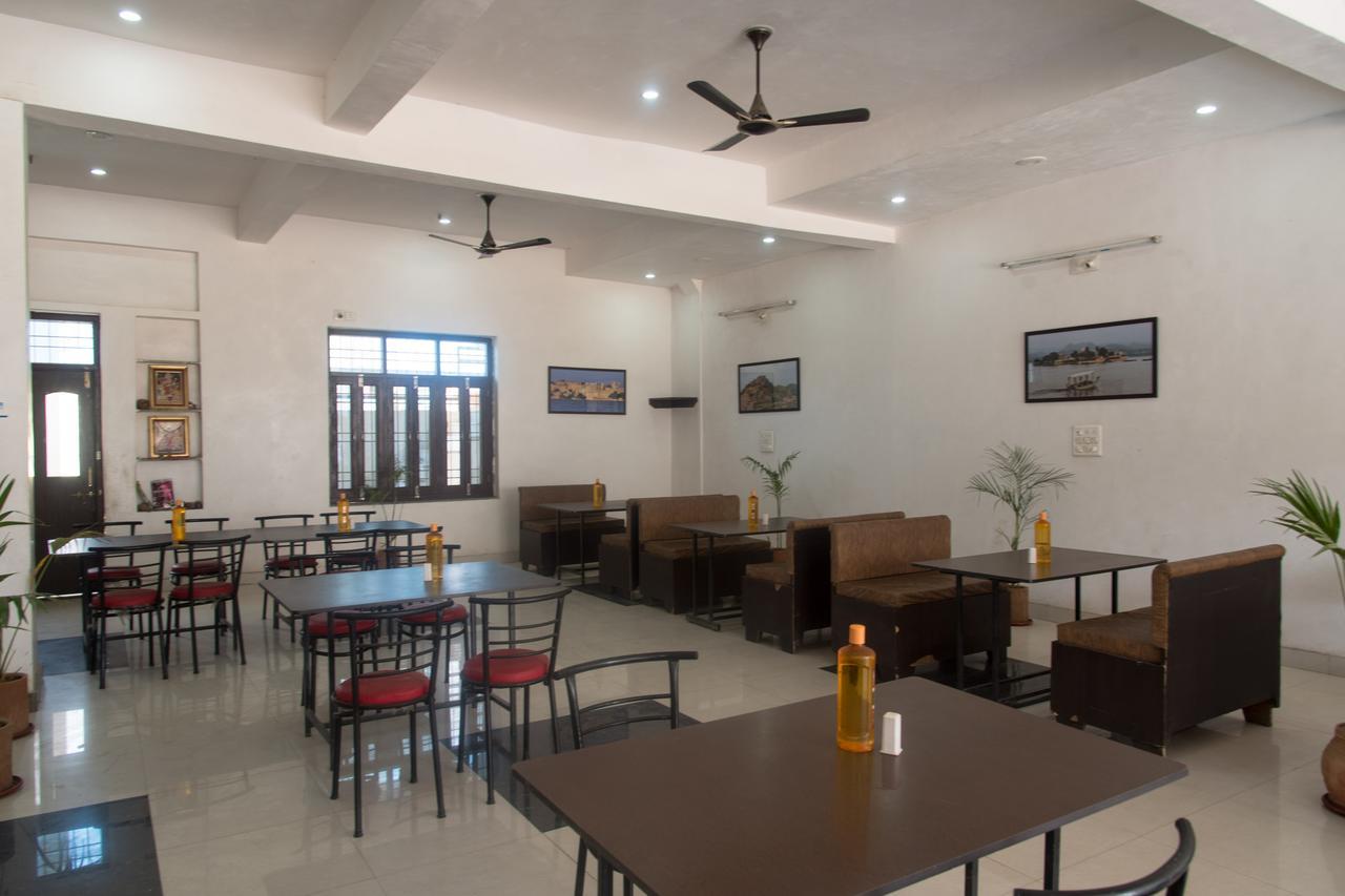 Oyo 11743 Hotel Shree Krishna Udaipur Luaran gambar